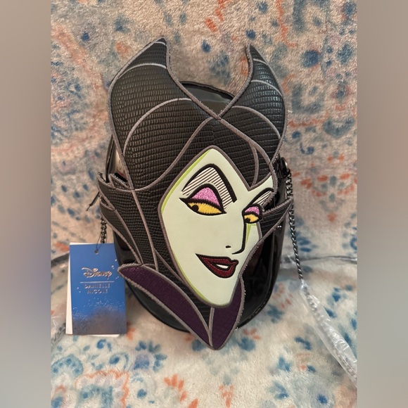 Danielle Nicole Maleficent Die-cut Crossbody Bag RARE NWT - Picture 4 of 9